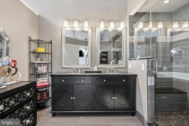 276 GREENTREE RD, Sewell, NJ 08080