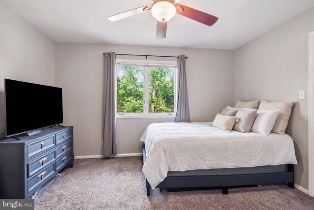 276 GREENTREE RD, Sewell, NJ 08080