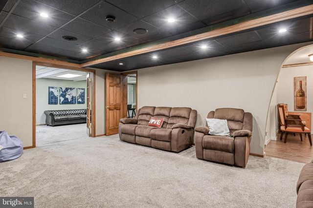276 GREENTREE RD, Sewell, NJ 08080