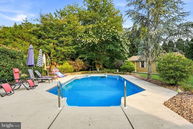 276 GREENTREE RD, Sewell, NJ 08080