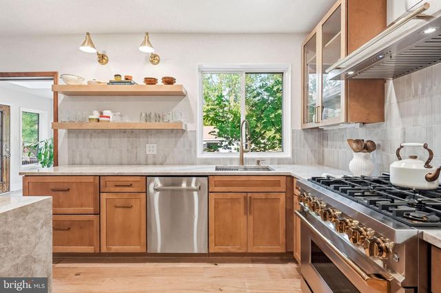 276 GREENTREE RD, Sewell, NJ 08080
