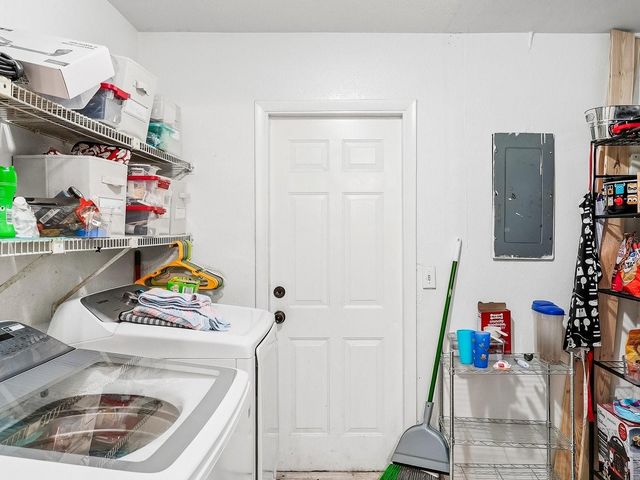 2403 DUKE LN, Port Charlotte, FL 33952