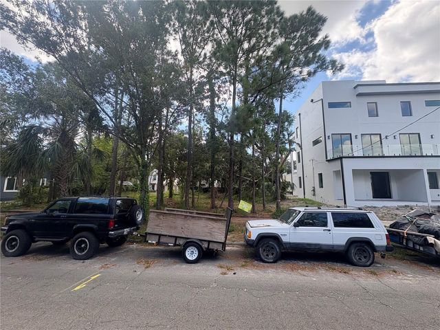 2318 W NORTH B STREET, Tampa, FL 33609