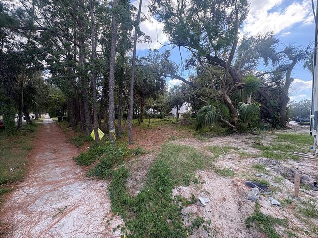 2318 W NORTH B STREET, Tampa, FL 33609