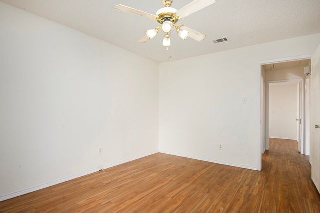 6819 W Cleburne Road, Fort Worth, TX 76133