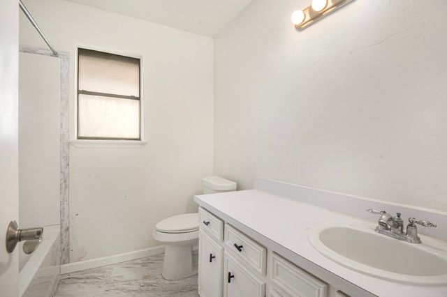 6819 W Cleburne Road, Fort Worth, TX 76133