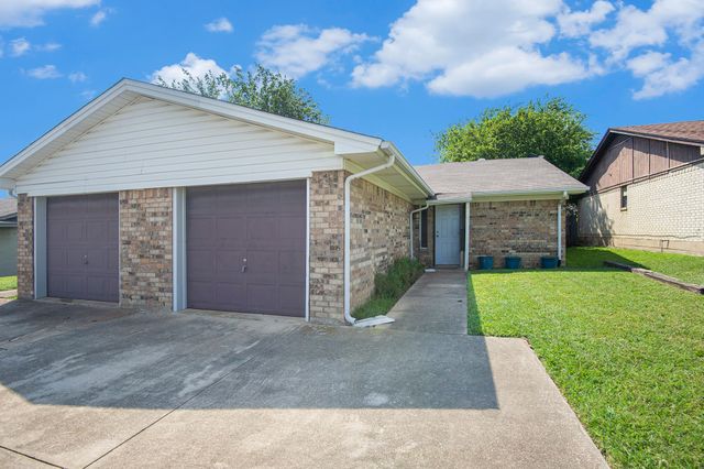 6819 W Cleburne Road, Fort Worth, TX 76133