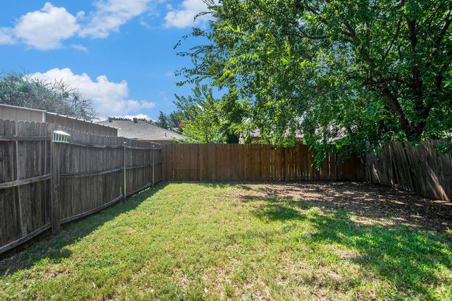 6819 W Cleburne Road, Fort Worth, TX 76133