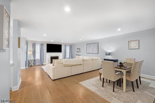 39 Carey Arthur Drive, Wayne Twp., NJ 07470