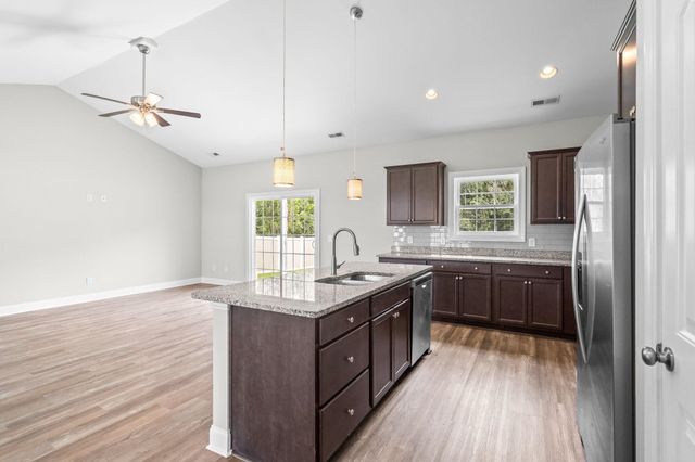 642 Sunny Pond Ln., Aynor, SC 29511
