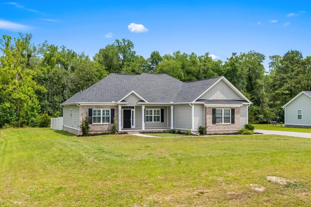 642 Sunny Pond Ln., Aynor, SC 29511