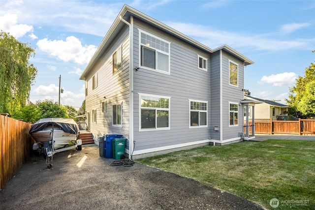 10821 Crestwood Drive S, Seattle, WA 98178