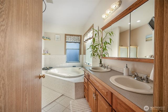 10821 Crestwood Drive S, Seattle, WA 98178