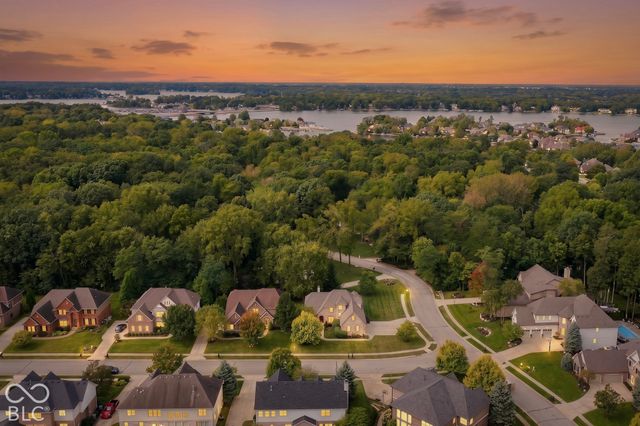 10041 Wading Crane Avenue, Fishers, IN 46055