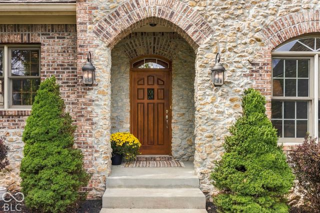 10041 Wading Crane Avenue, Fishers, IN 46055