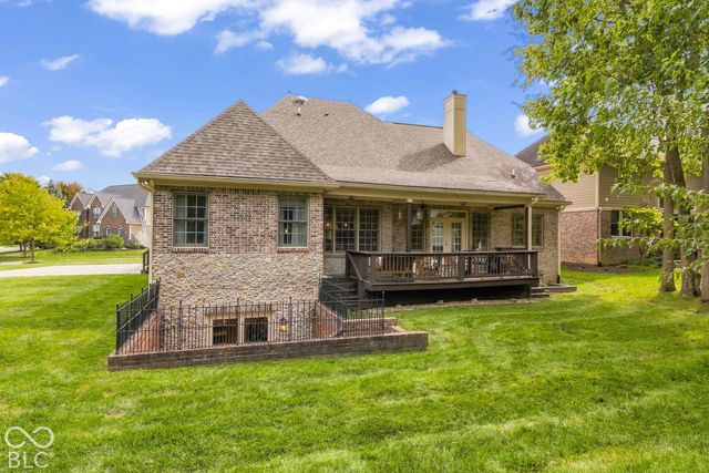 10041 Wading Crane Avenue, Fishers, IN 46055