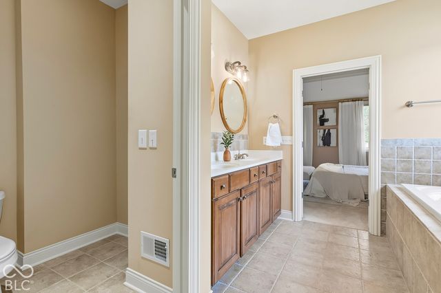10041 Wading Crane Avenue, Fishers, IN 46055