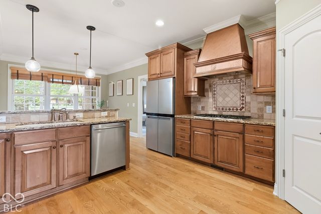 10041 Wading Crane Avenue, Fishers, IN 46055