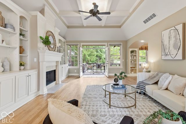 10041 Wading Crane Avenue, Fishers, IN 46055