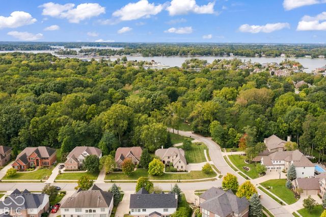 10041 Wading Crane Avenue, Fishers, IN 46055