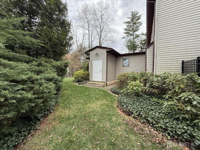 15 Cutter Avenue, Edison, NJ 08820