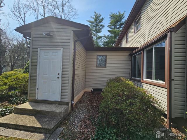 15 Cutter Avenue, Edison, NJ 08820