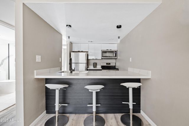 7436 E CHAPARRAL Road 205B, Scottsdale, AZ 85250