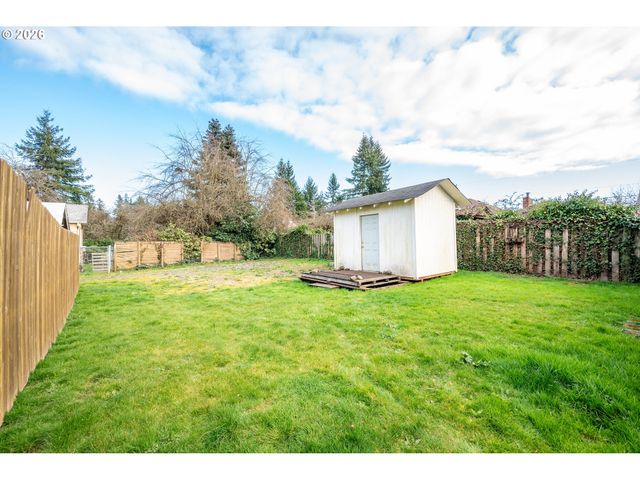 1002 N 10TH Ave, Kelso, WA 98626