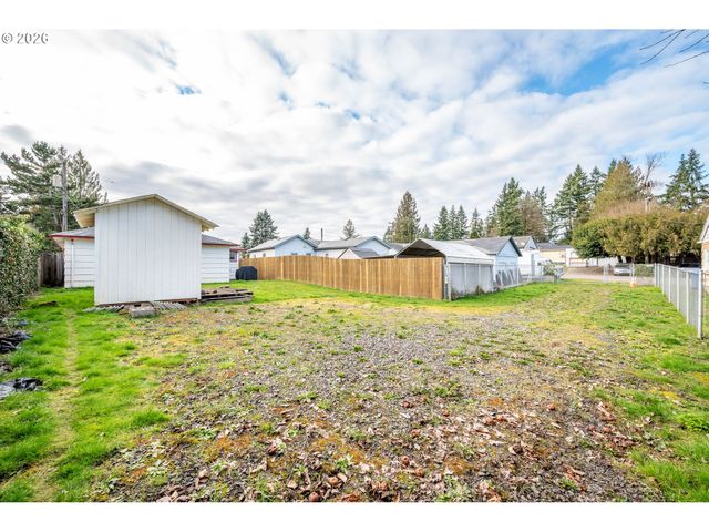 1002 N 10TH Ave, Kelso, WA 98626