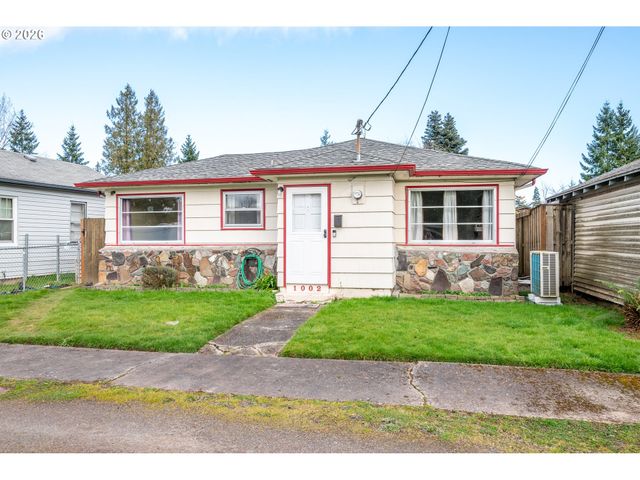 1002 N 10TH Ave, Kelso, WA 98626