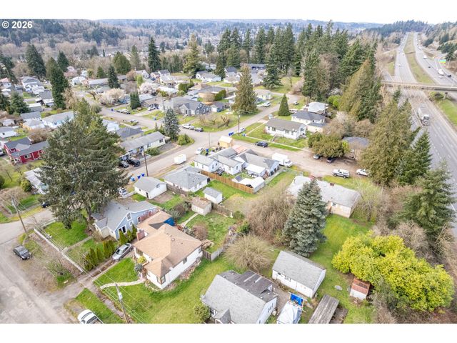1002 N 10TH Ave, Kelso, WA 98626