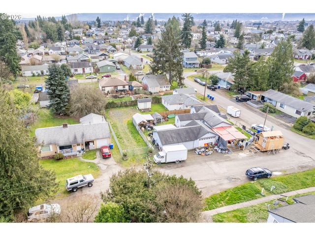 1002 N 10TH Ave, Kelso, WA 98626