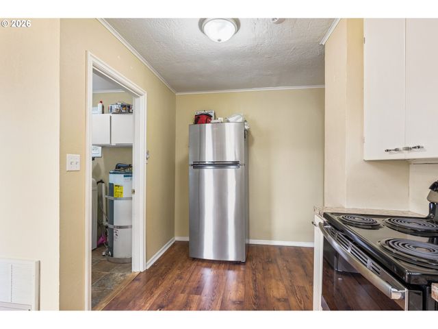 1002 N 10TH Ave, Kelso, WA 98626