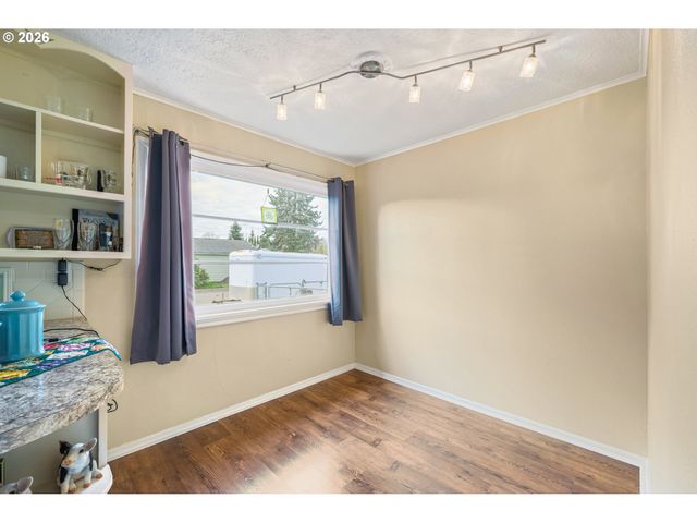 1002 N 10TH Ave, Kelso, WA 98626