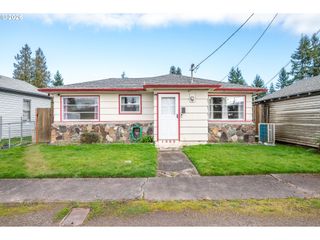 1002 N 10TH Ave, Kelso, WA 98626