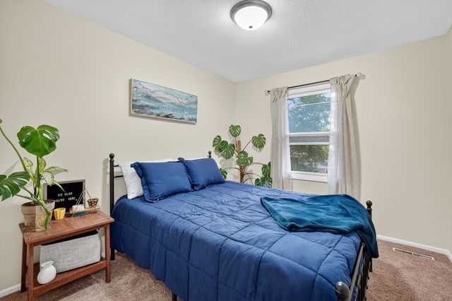 2317 E 41st Court, Des Moines, IA 50317