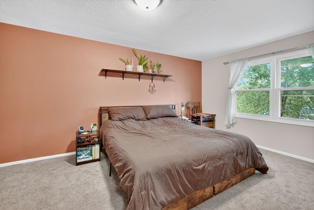 2317 E 41st Court, Des Moines, IA 50317