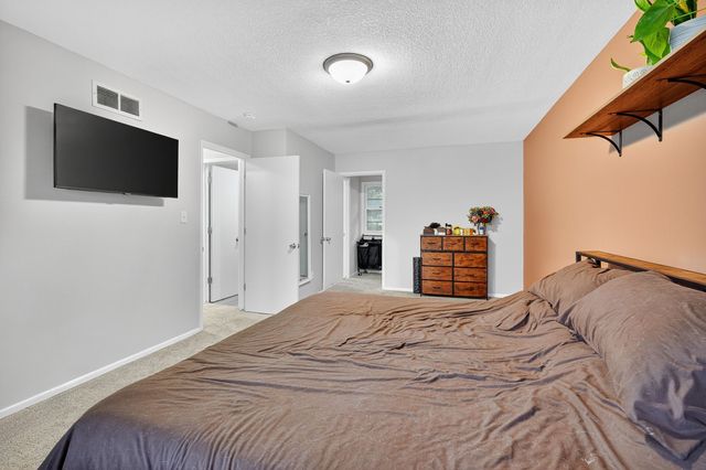 2317 E 41st Court, Des Moines, IA 50317