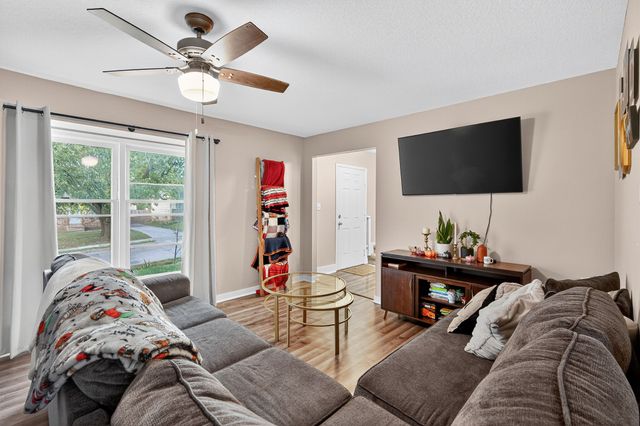 2317 E 41st Court, Des Moines, IA 50317