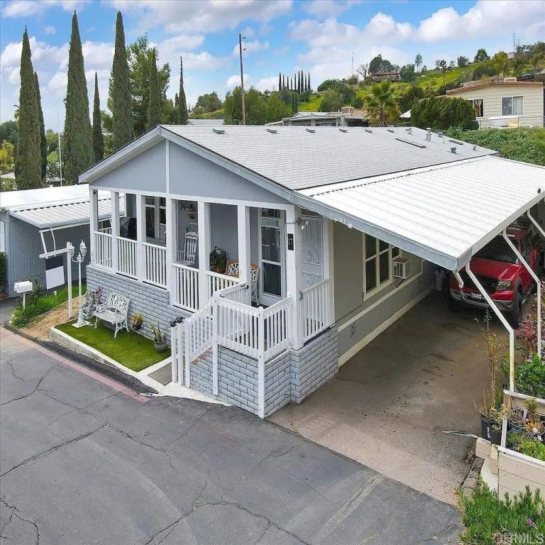 12970 Highway 8 Business SPC 17, El Cajon, CA 92021