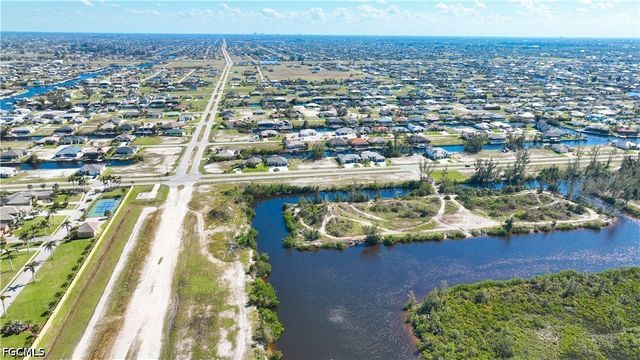 722 NW 39th AVE, Cape Coral, FL 33993