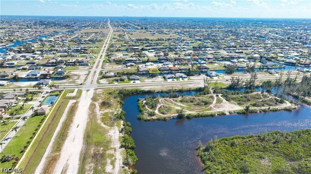722 NW 39th AVE, Cape Coral, FL 33993