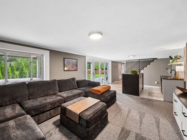 3727 Sunset Drive, Upper Arlington, OH 43221