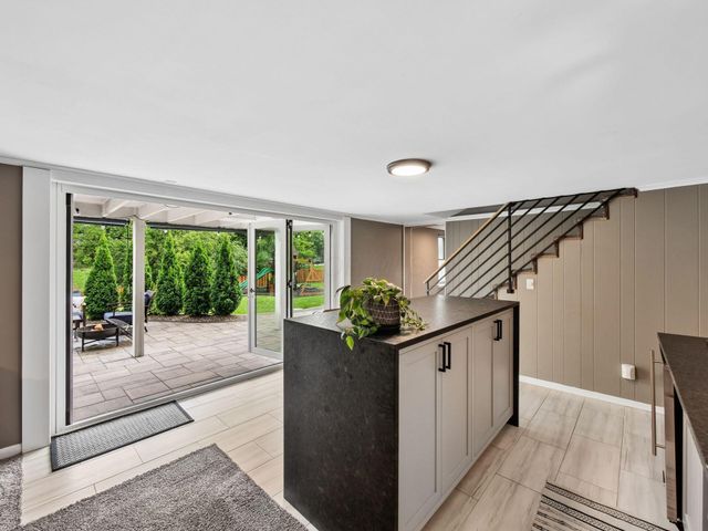 3727 Sunset Drive, Upper Arlington, OH 43221
