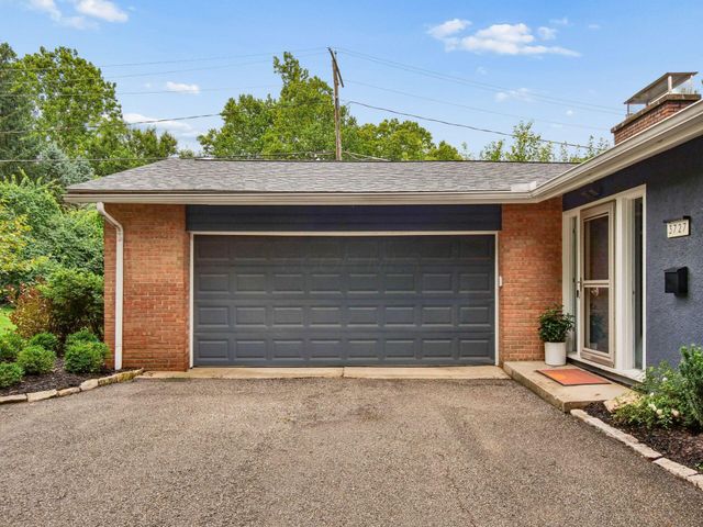 3727 Sunset Drive, Upper Arlington, OH 43221