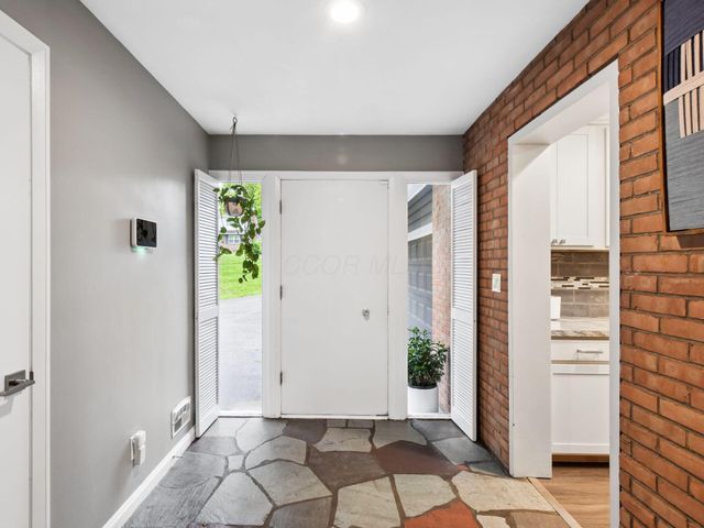 3727 Sunset Drive, Upper Arlington, OH 43221