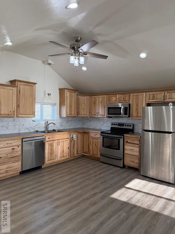 Image 4 of property listing at 330 W 300 N, Blackfoot, ID 83211