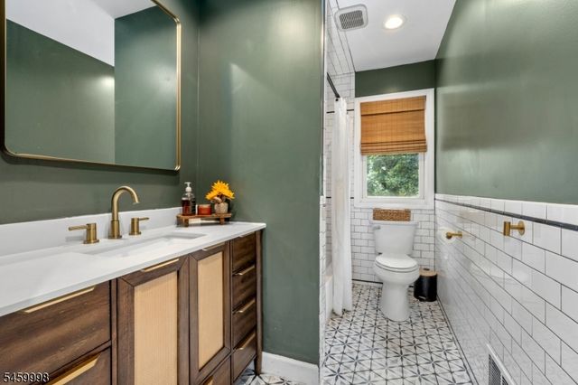 260 Pearl Pl, South Plainfield Boro, NJ 07080