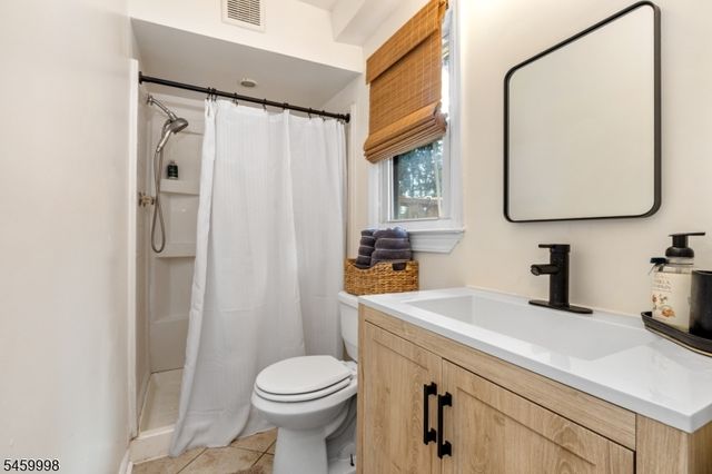 260 Pearl Pl, South Plainfield Boro, NJ 07080