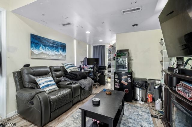 260 Pearl Pl, South Plainfield Boro, NJ 07080